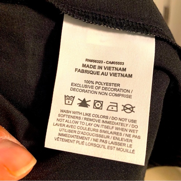 Nike Yoga Black Open Back Sleeveless Shirt in Size Small - Picture 4 of 8